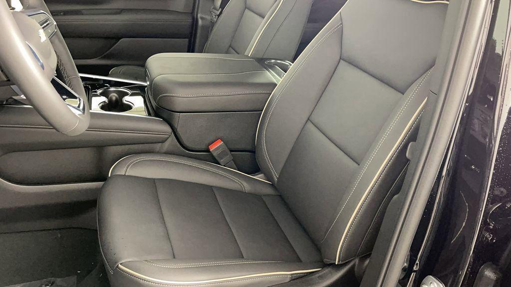 new 2025 Chevrolet Suburban car, priced at $89,717