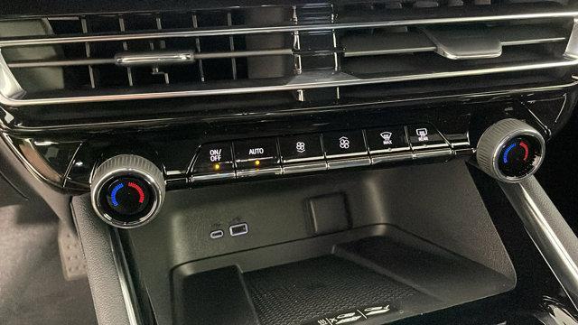 new 2025 Chevrolet Traverse car, priced at $42,995