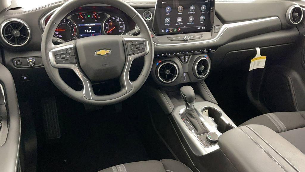 new 2025 Chevrolet Blazer car, priced at $36,995