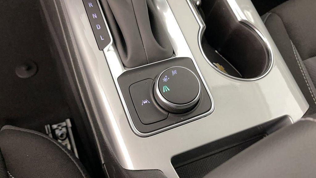 new 2025 Chevrolet Blazer car, priced at $36,995