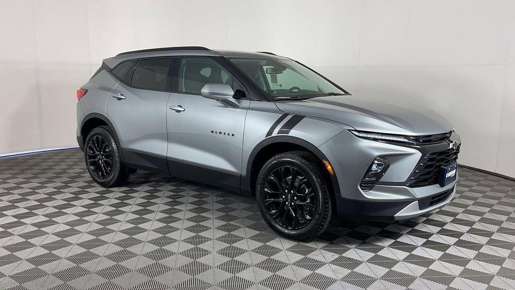 new 2025 Chevrolet Blazer car, priced at $36,995
