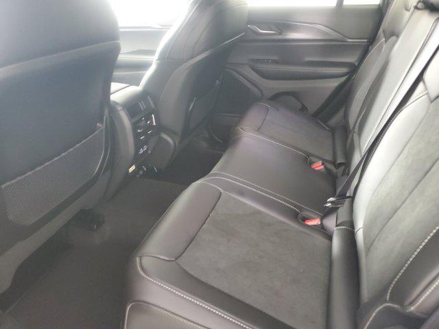 new 2025 Jeep Grand Cherokee car