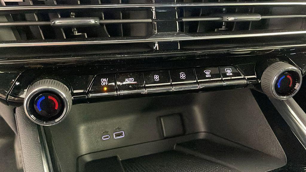 new 2025 Chevrolet Traverse car, priced at $47,877