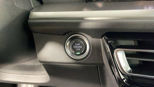 new 2025 Chevrolet Traverse car, priced at $42,095
