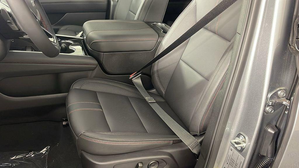 new 2025 Chevrolet Suburban car, priced at $82,651