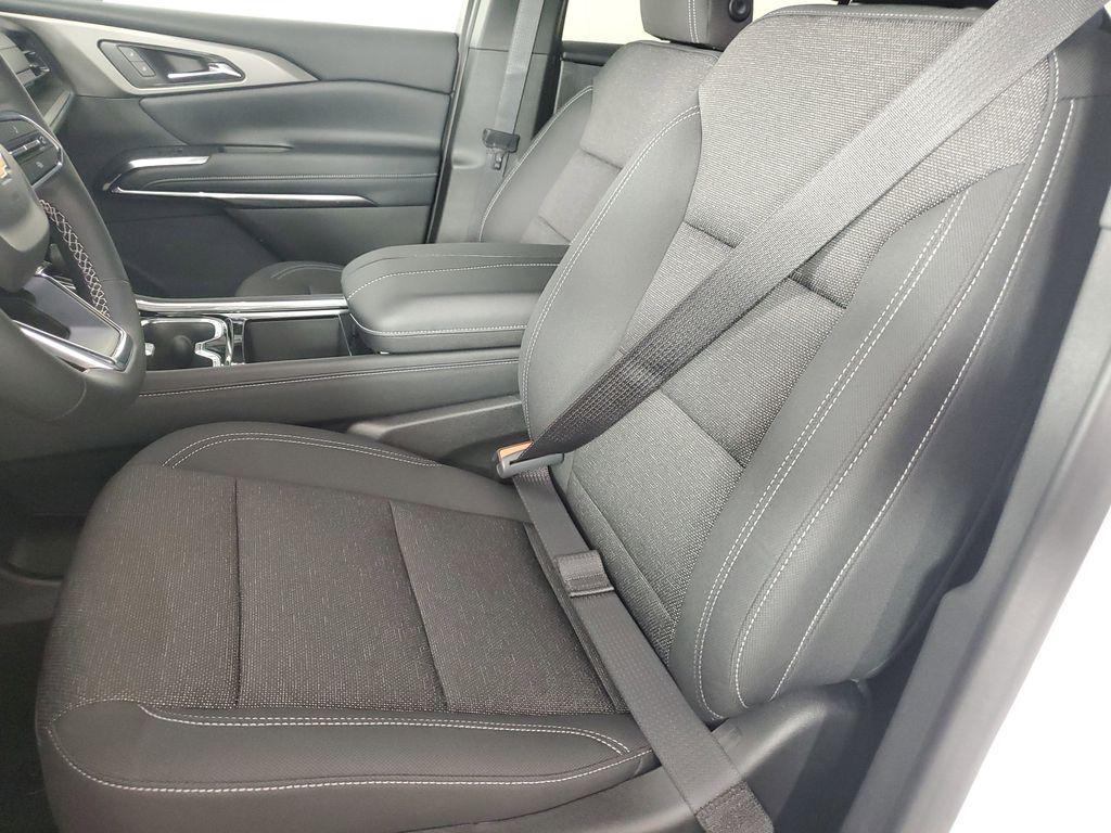new 2026 Chevrolet Traverse car, priced at $42,695