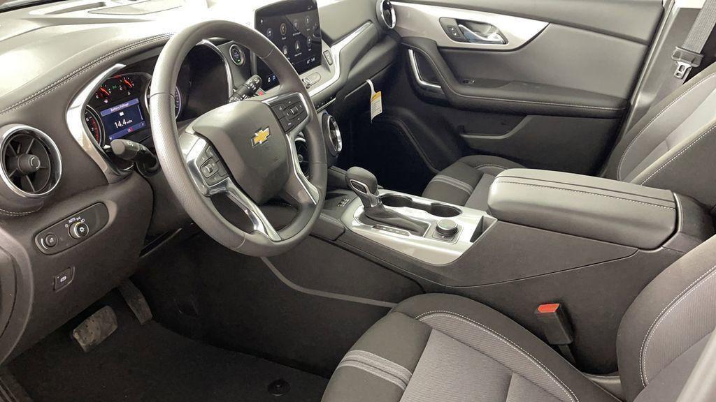 new 2025 Chevrolet Blazer car, priced at $38,552
