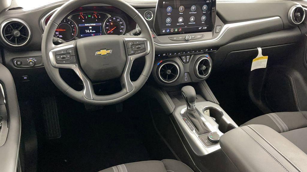 new 2025 Chevrolet Blazer car, priced at $38,552