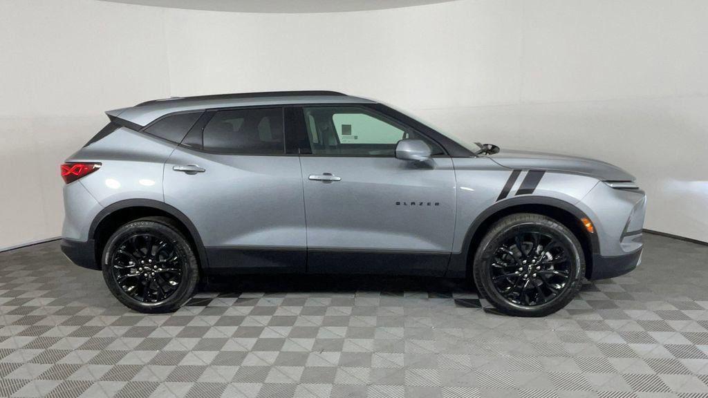 new 2025 Chevrolet Blazer car, priced at $38,552