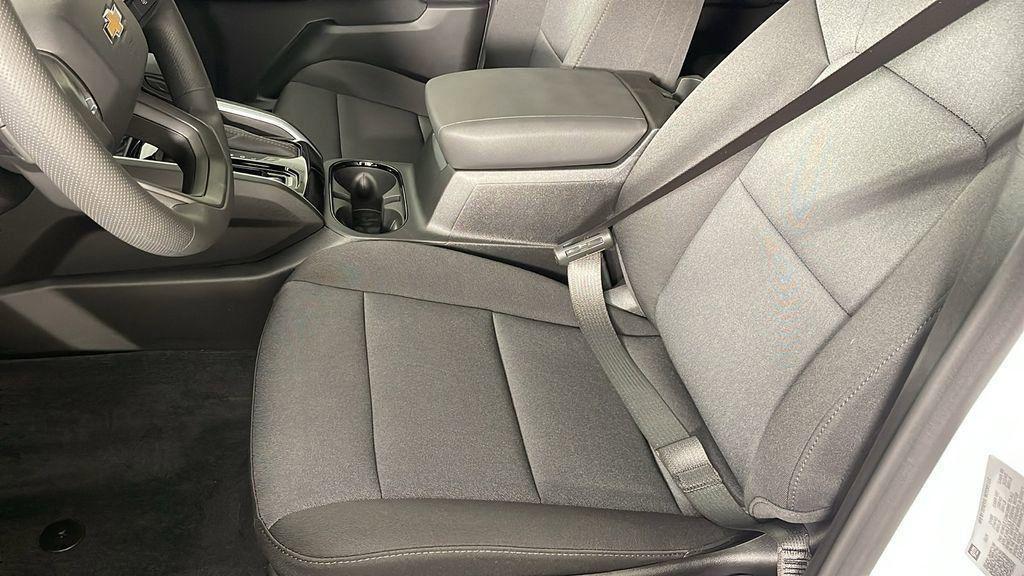 new 2025 Chevrolet Colorado car, priced at $33,695