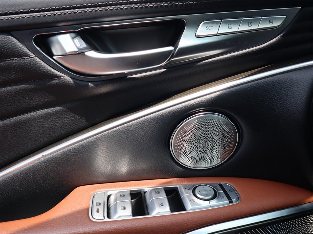 used 2020 Kia K900 car, priced at $32,983