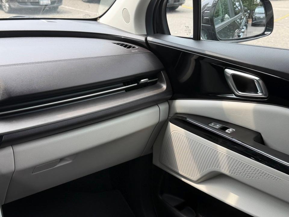 used 2023 Kia Carnival car, priced at $34,685
