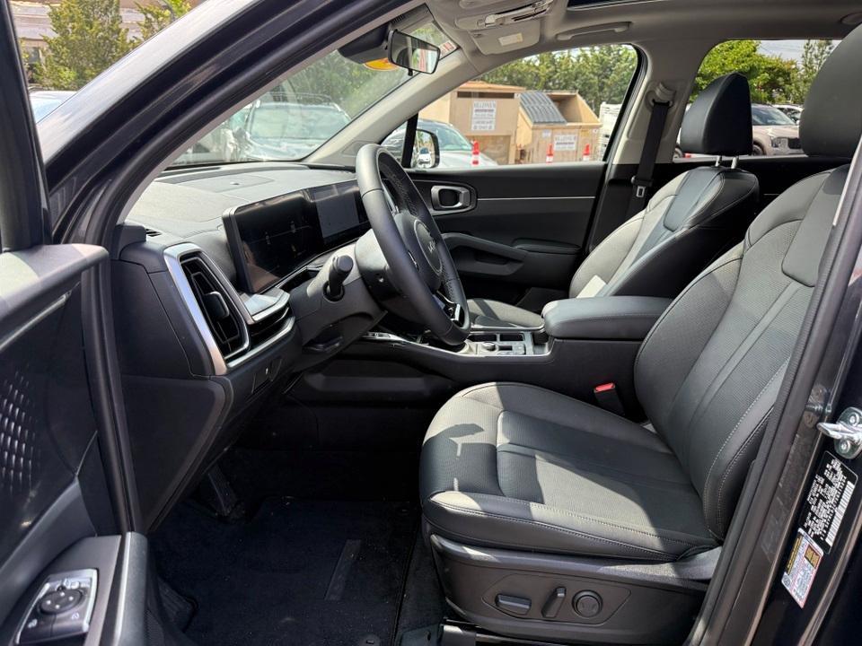 used 2025 Kia Sorento car, priced at $35,561
