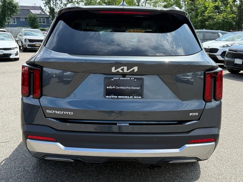 used 2025 Kia Sorento car, priced at $35,561