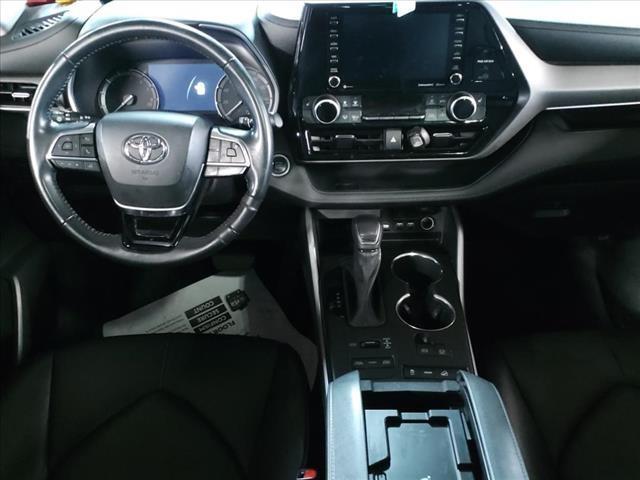 used 2022 Toyota Highlander car, priced at $33,667