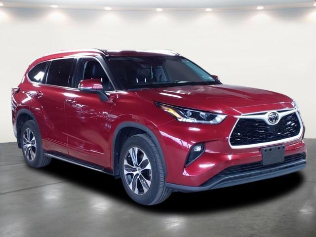 used 2022 Toyota Highlander car, priced at $36,660