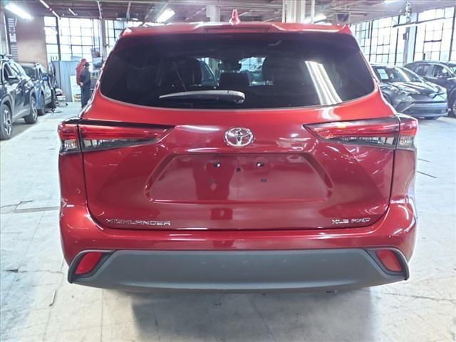 used 2022 Toyota Highlander car, priced at $36,660