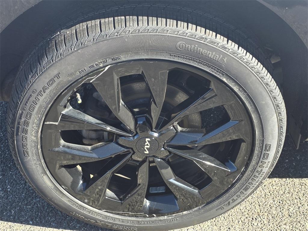 used 2022 Kia Sorento car, priced at $30,379