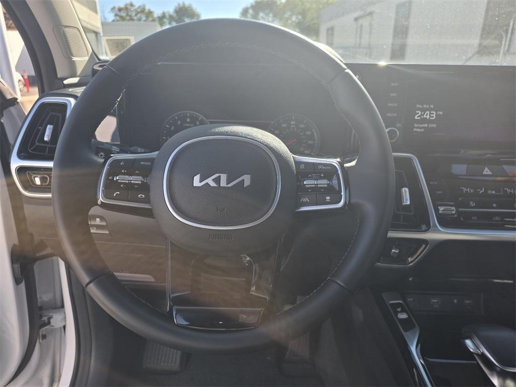 used 2022 Kia Sorento car, priced at $30,379