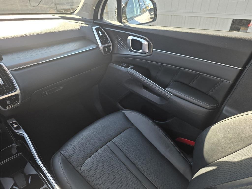 used 2022 Kia Sorento car, priced at $30,379