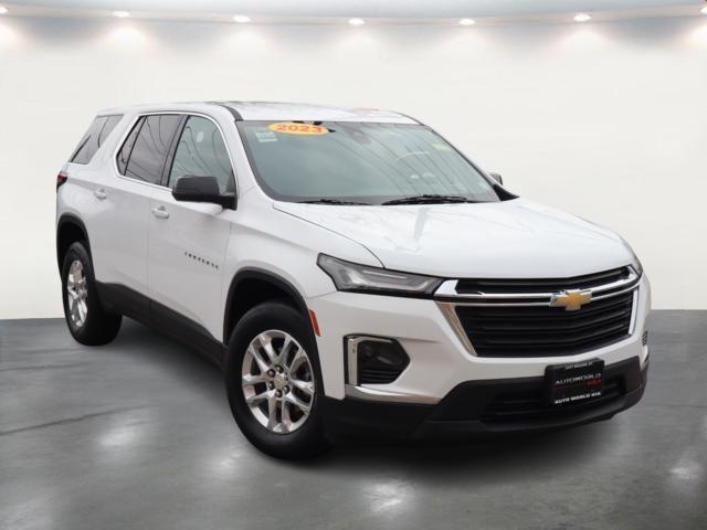 used 2023 Chevrolet Traverse car, priced at $27,600
