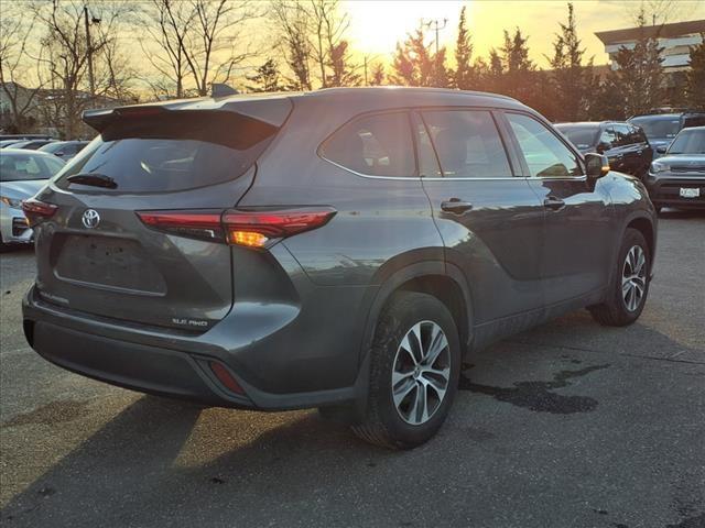 used 2022 Toyota Highlander car, priced at $36,785