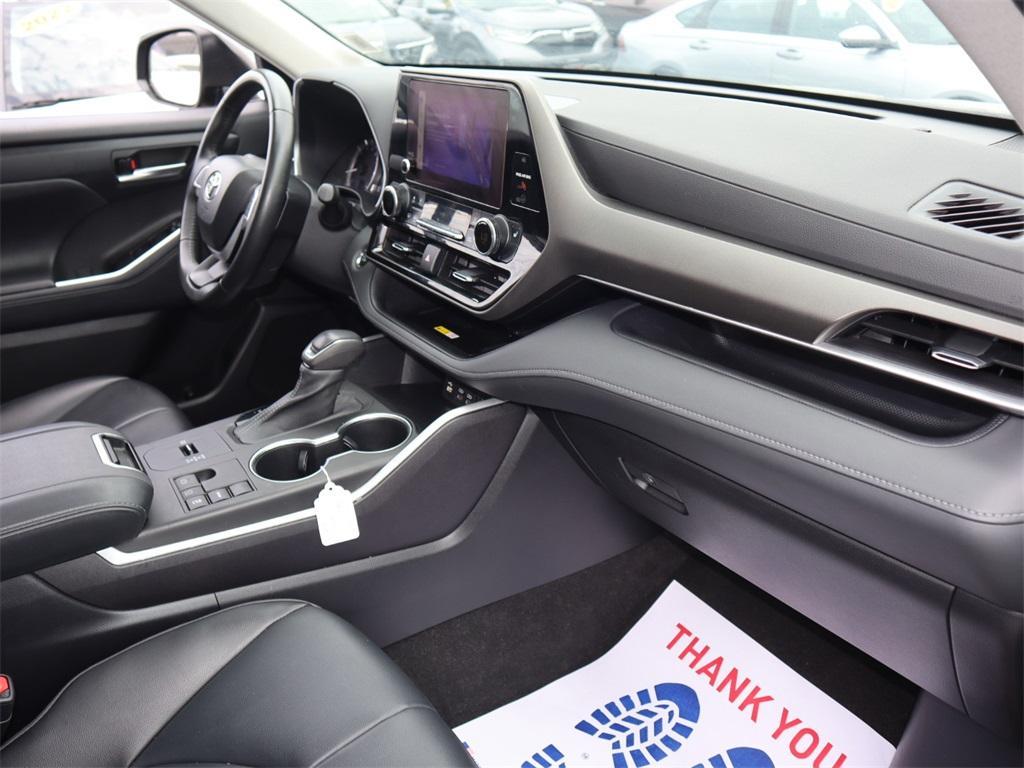 used 2023 Toyota Highlander car, priced at $29,422