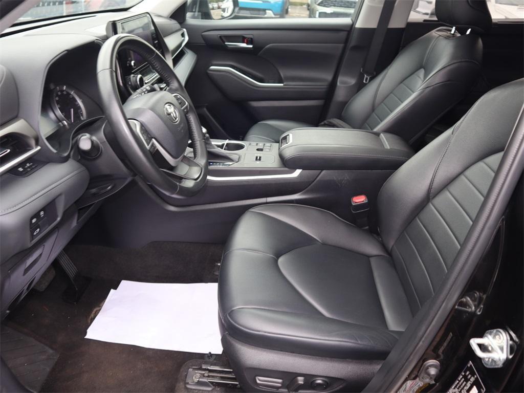 used 2023 Toyota Highlander car, priced at $29,422