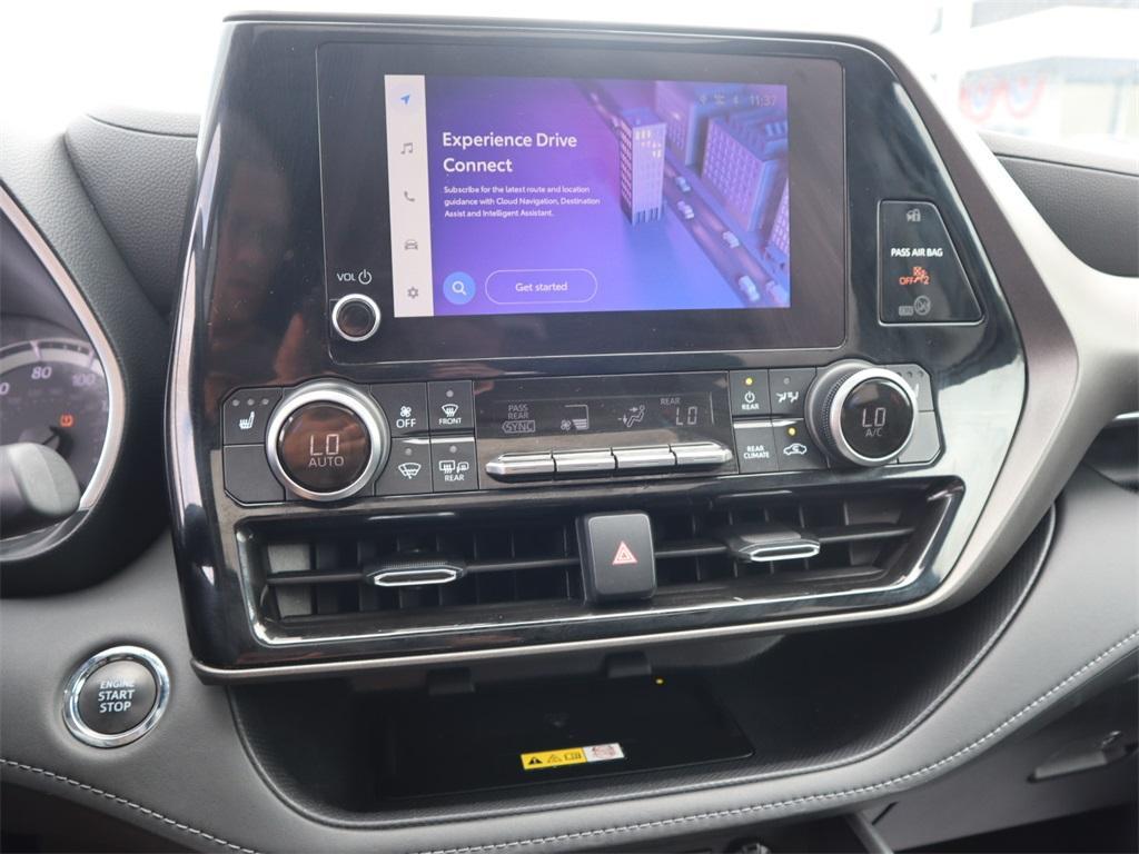 used 2023 Toyota Highlander car, priced at $29,422