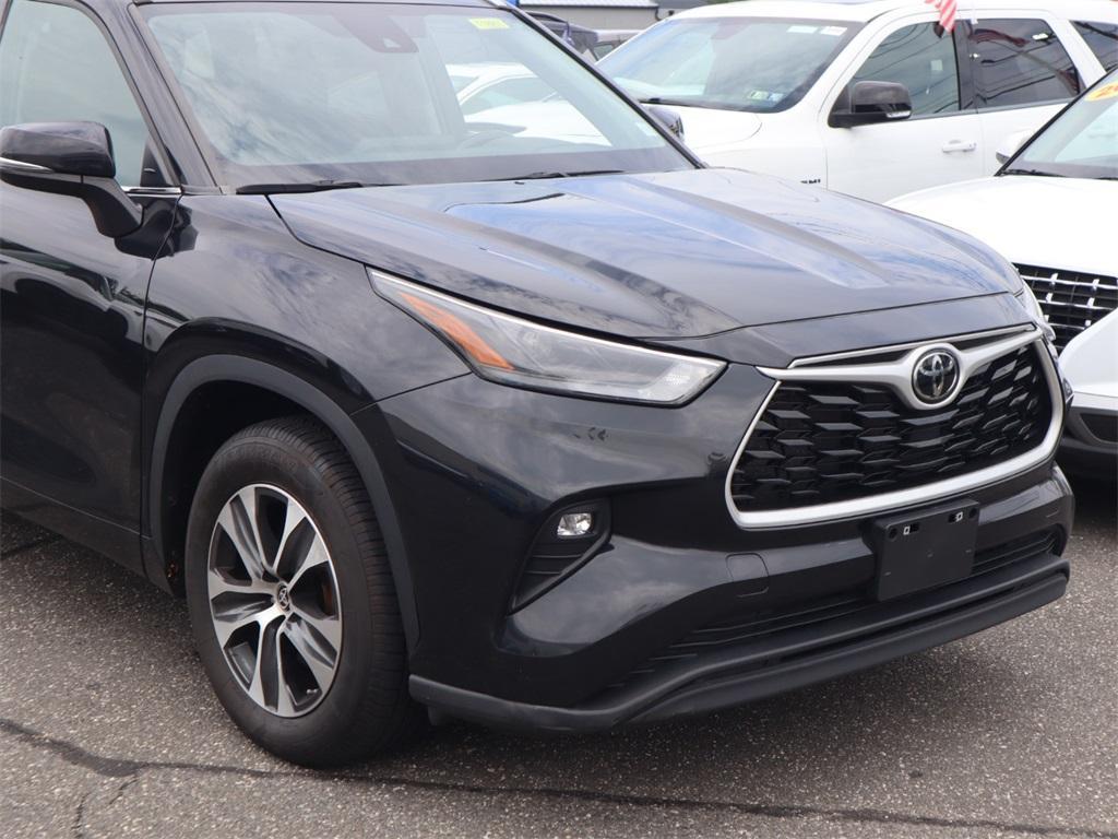 used 2023 Toyota Highlander car, priced at $29,422