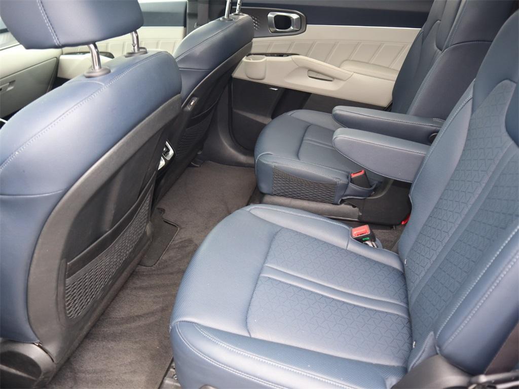 used 2022 Kia Sorento Plug-In Hybrid car, priced at $31,938