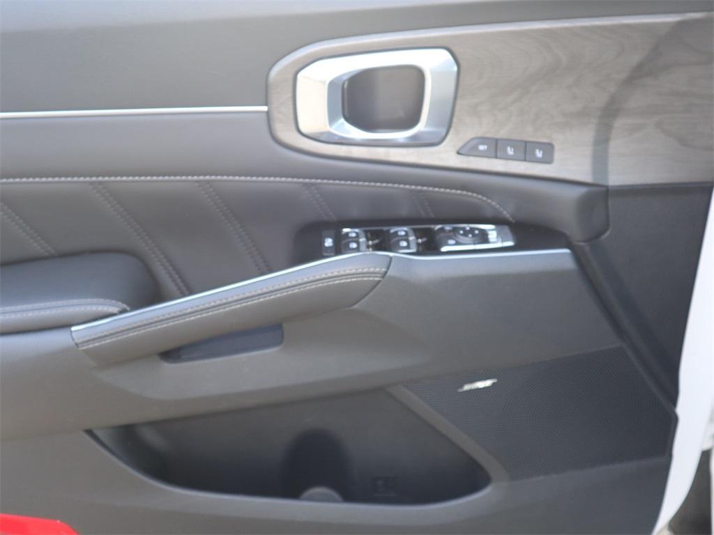 used 2024 Kia Sorento car, priced at $40,402