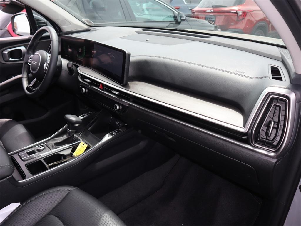 used 2024 Kia Sorento car, priced at $37,163