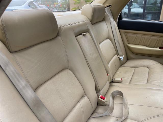 used 1992 Acura Legend car, priced at $5,999