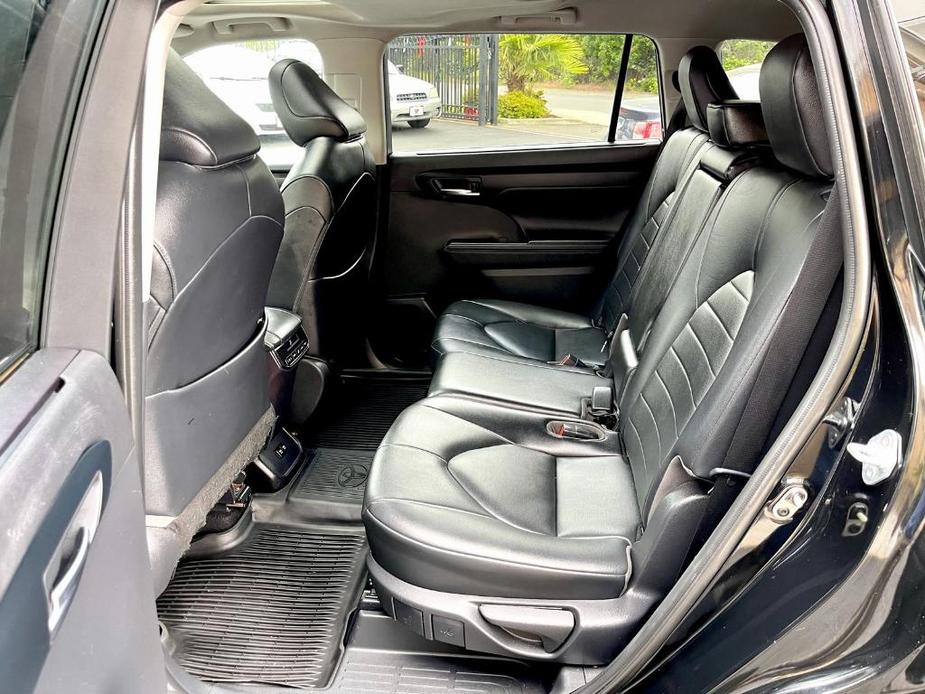 used 2020 Toyota Highlander car, priced at $35,281