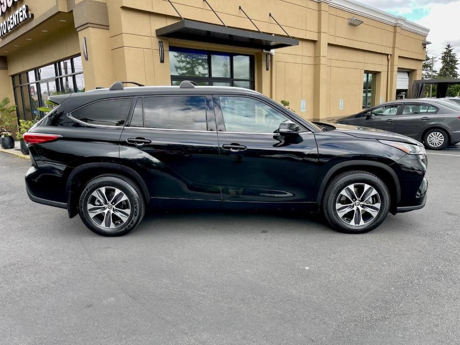 used 2020 Toyota Highlander car, priced at $35,281