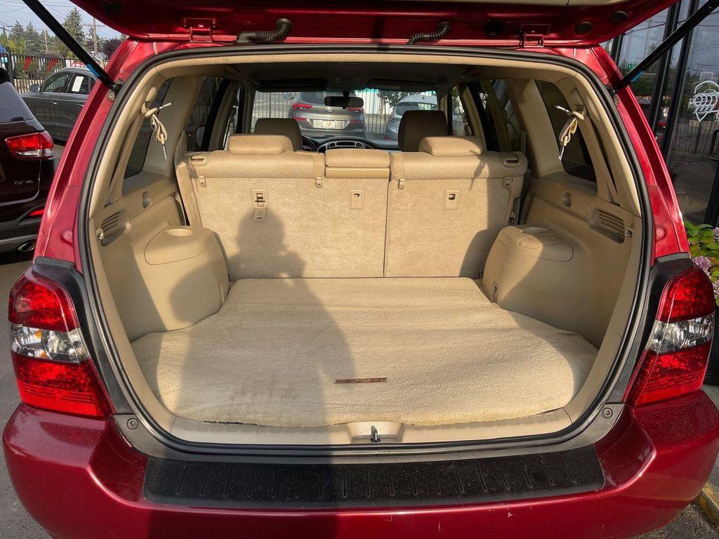 used 2007 Toyota Highlander car, priced at $6,999