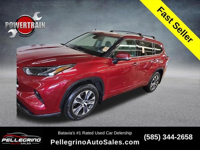 used 2022 Toyota Highlander car, priced at $34,600