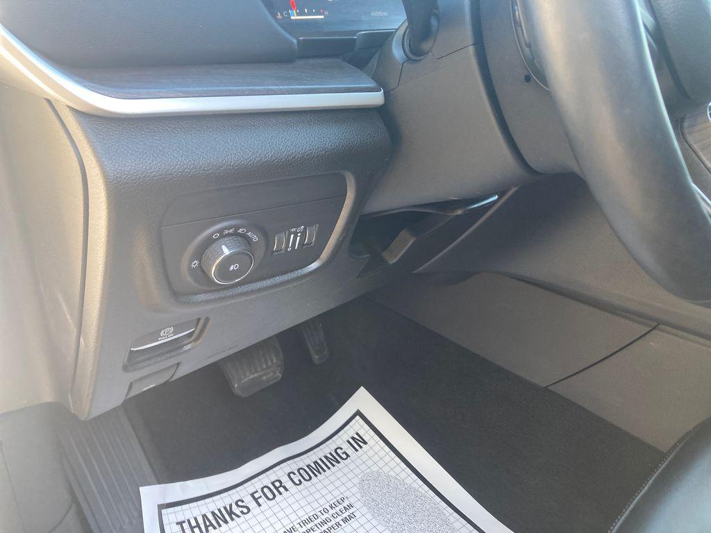 used 2022 Jeep Grand Cherokee L car, priced at $31,400