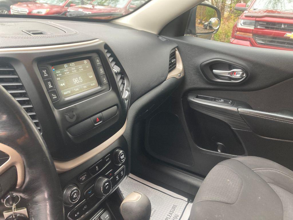 used 2015 Jeep Cherokee car, priced at $12,700