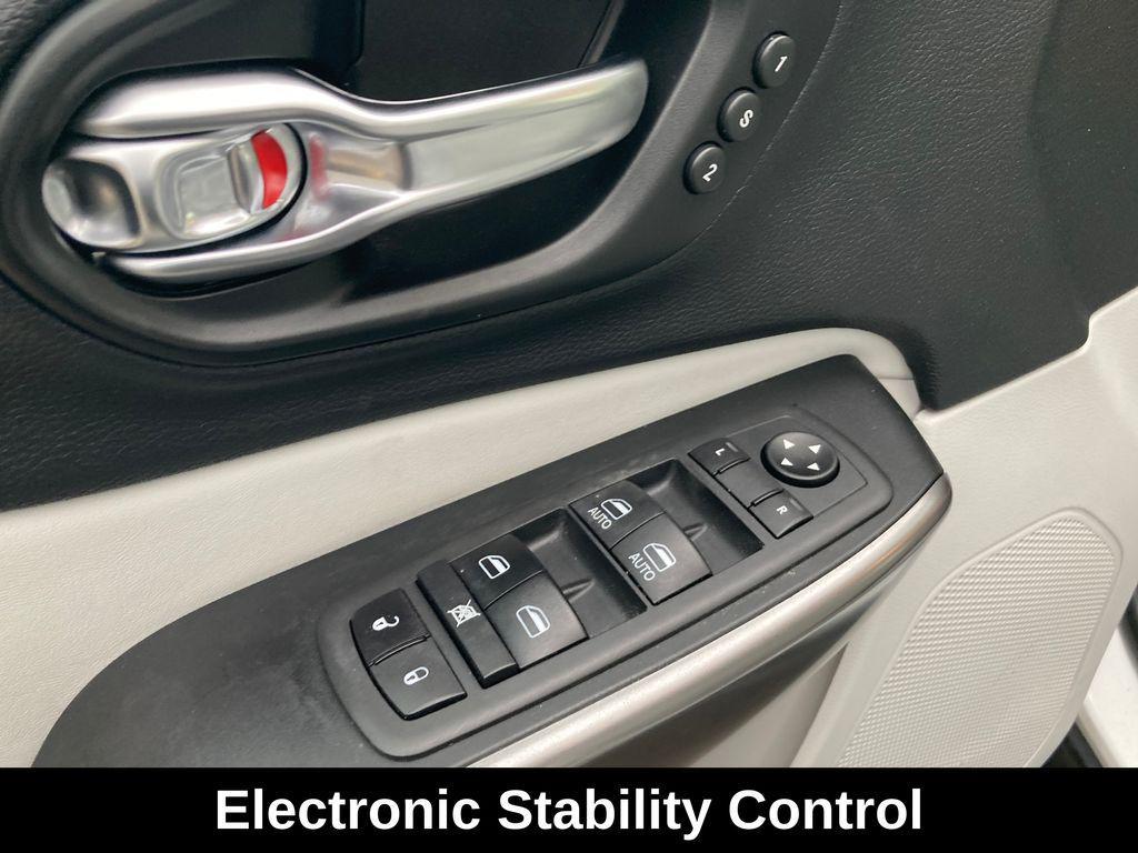 used 2021 Jeep Cherokee car, priced at $22,000