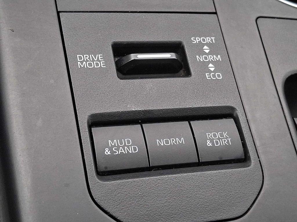 used 2023 Toyota Highlander car, priced at $34,220