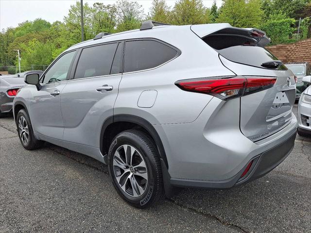 used 2022 Toyota Highlander car, priced at $34,235