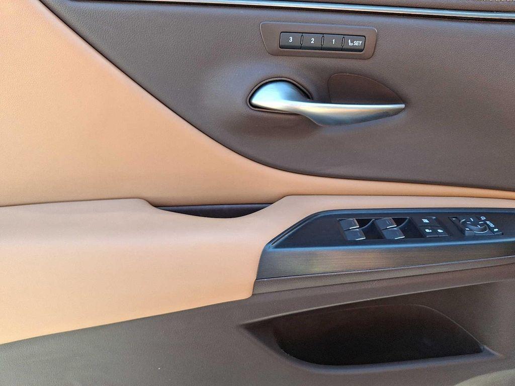 used 2021 Lexus ES 350 car, priced at $29,012