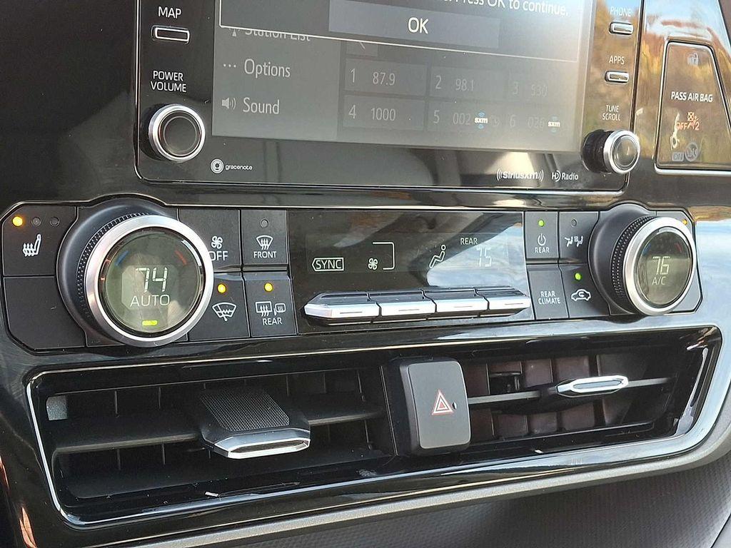 used 2021 Toyota Highlander car, priced at $30,635