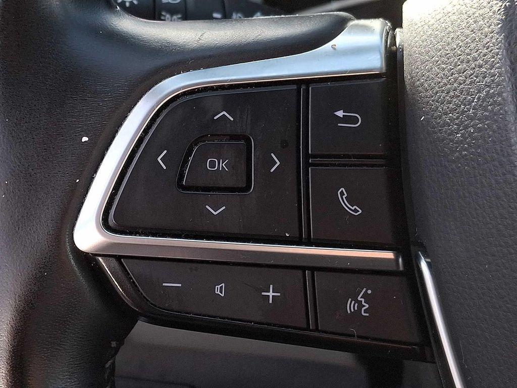 used 2021 Toyota Highlander car, priced at $30,635