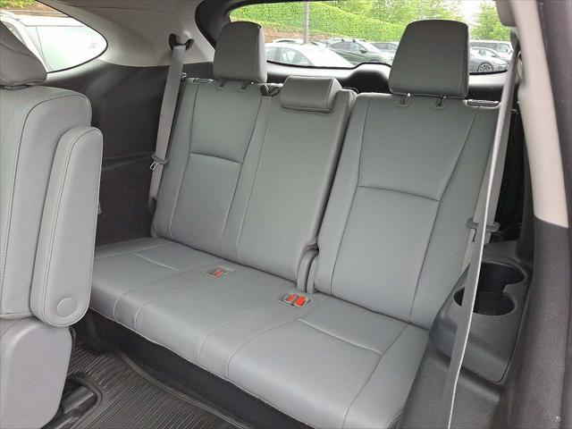 used 2022 Toyota Highlander car, priced at $36,889