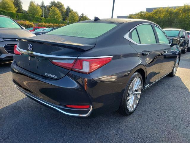 used 2019 Lexus ES 300h car, priced at $35,088