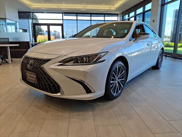 new 2025 Lexus ES 300h car, priced at $50,639