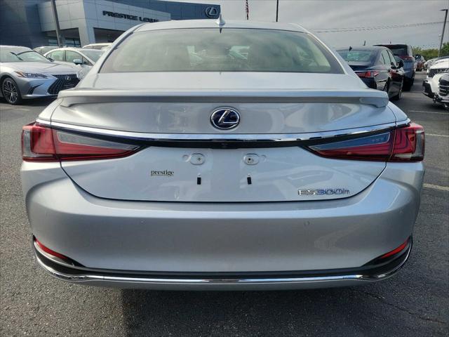 used 2019 Lexus ES 300h car, priced at $26,995